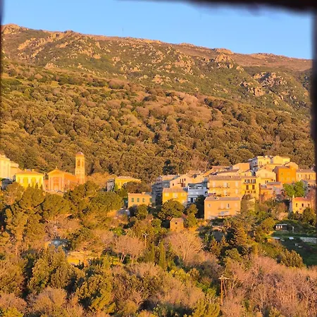 Villa Saint Jacques Sur Les Hauteurs De *